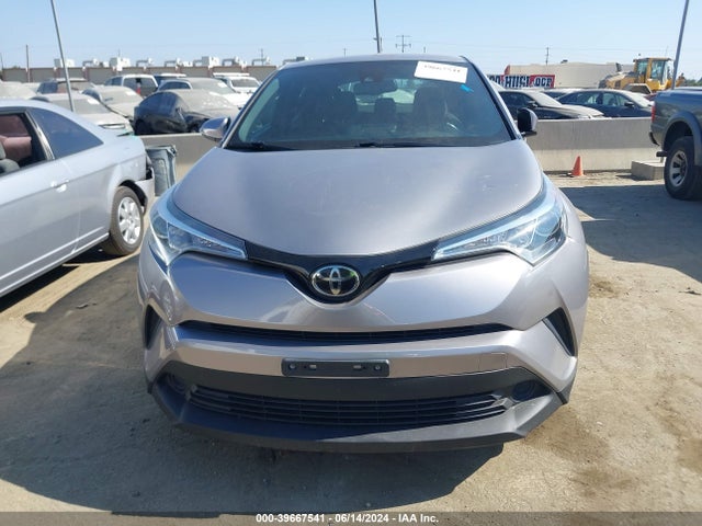Toyota C-HR XLE 2018 NMTKHMBX7JR045050 Image 12