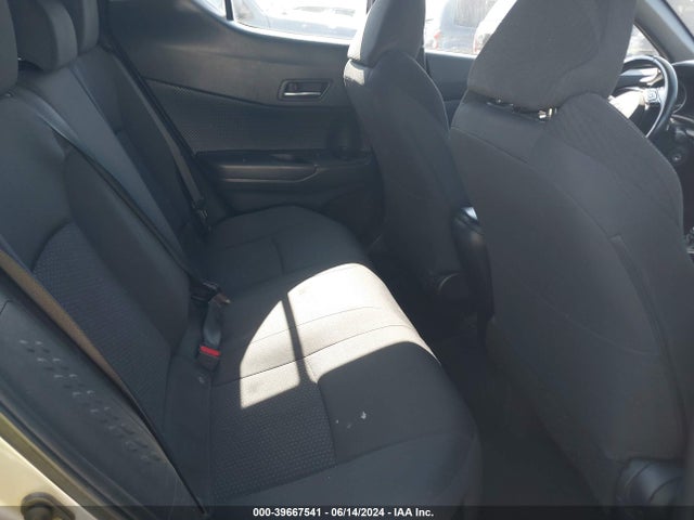 Toyota C-HR XLE 2018 NMTKHMBX7JR045050 Image 8