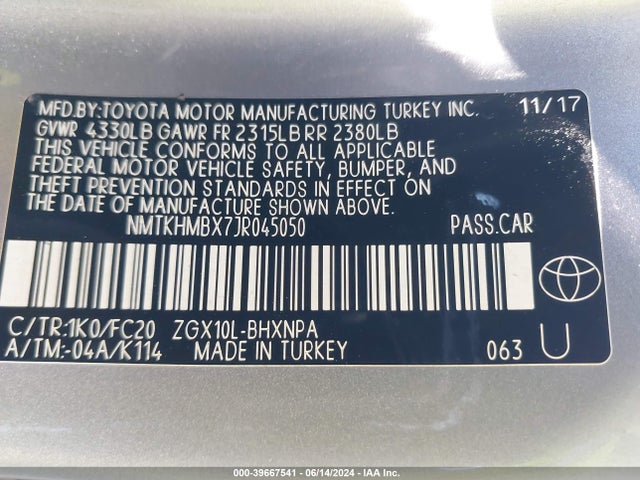 Toyota C-HR XLE 2018 NMTKHMBX7JR045050 Image 9