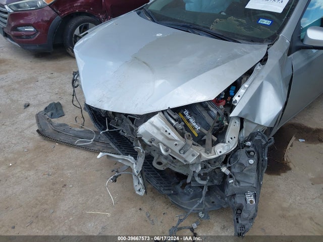 Toyota COROLLA SE 2019 5YFBURHE0KP899419 Image 6