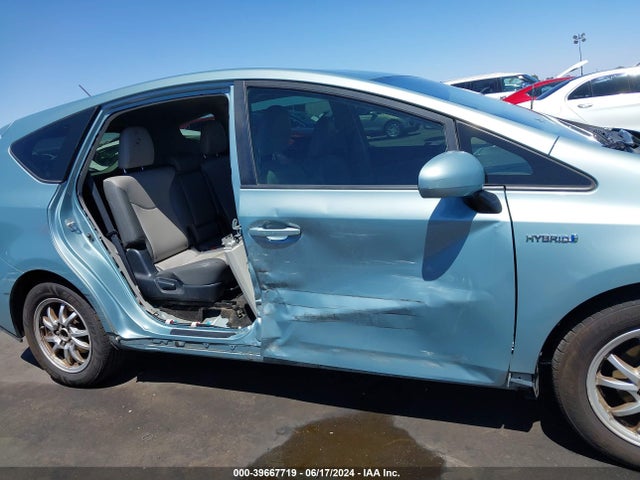 Toyota Prius V Four 2017 JTDZN3EU0HJ067919 Image 14