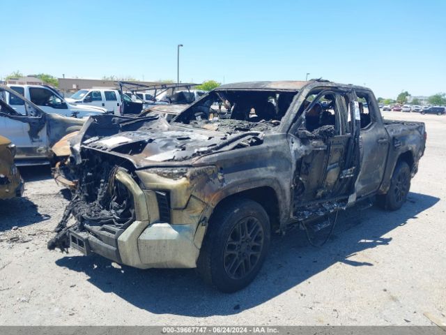 5TFLA5DB8NX051800 Toyota Tundra Sr5