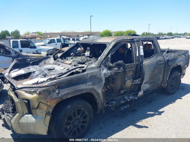 5TFLA5DB8NX051800 Toyota Tundra Sr5