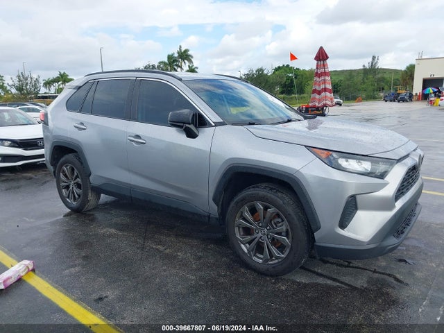 Toyota RAV4 LE 2020 2T3H1RFV2LW097077 Image 1