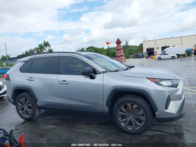 Toyota RAV4 LE 2020 2T3H1RFV2LW097077 Image 13