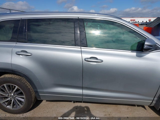 Toyota Highlander Xle 2018 5TDJZRFHXJS497231 Image 13