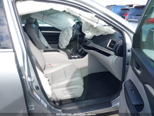 Toyota Highlander Xle 2018 5TDJZRFHXJS497231 Image 5