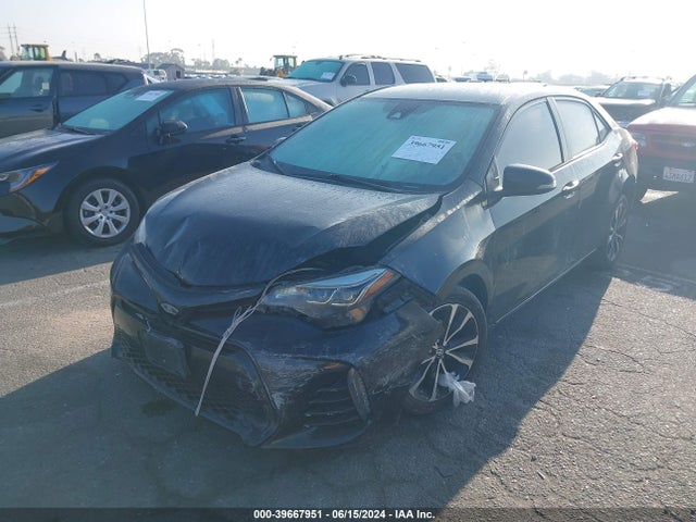 Toyota COROLLA SE 2017 5YFBURHE5HP677063 Image 2