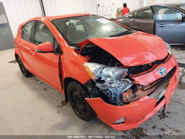 Toyota Prius C Two 2014 JTDKDTB35E1074909 Image 1