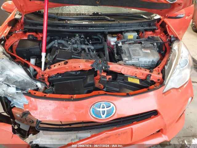 Toyota Prius C Two 2014 JTDKDTB35E1074909 Image 10