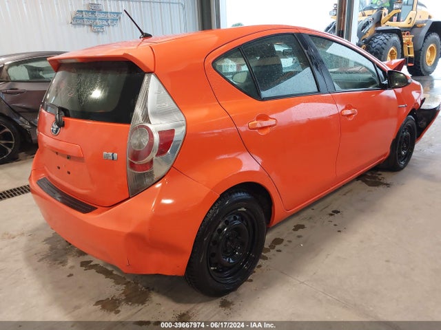 Toyota Prius C Two 2014 JTDKDTB35E1074909 Image 4