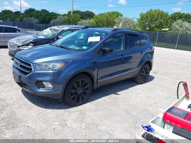 Ford ESCAPE SE 2018 1FMCU9GD0JUB69391 Image 2