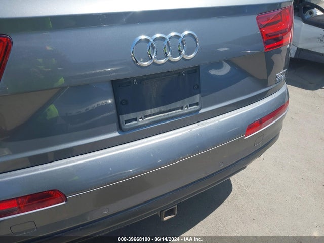 Audi Q7 3.0t Premium 2018 WA1VABF71JD013265 Image 17