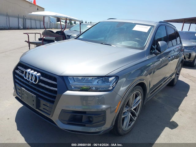 Audi Q7 3.0t Premium 2018 WA1VABF71JD013265 Image 2