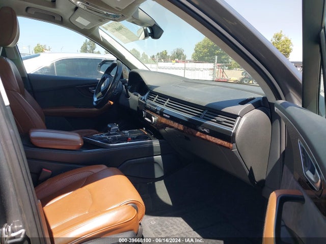 Audi Q7 3.0t Premium 2018 WA1VABF71JD013265 Image 5