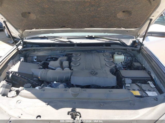 Toyota 4RUNNER SR5 2021 JTEMU5JR8M5850382 Image 10