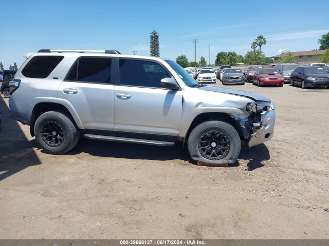 Toyota 4RUNNER SR5 2021 JTEMU5JR8M5850382 Image 13