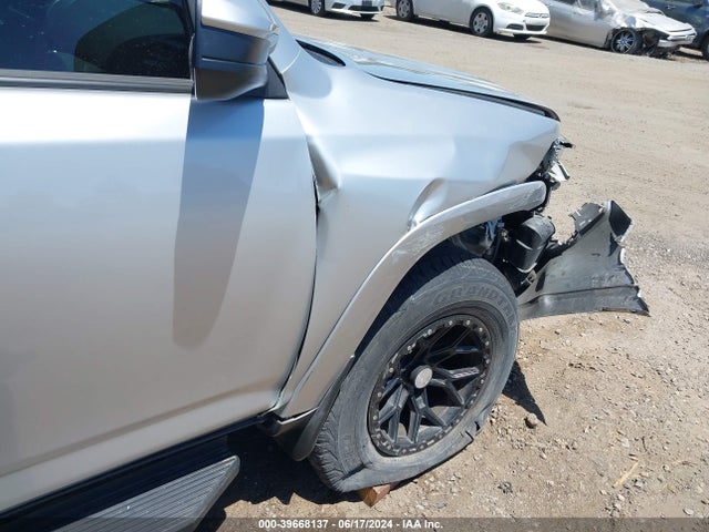 Toyota 4RUNNER SR5 2021 JTEMU5JR8M5850382 Image 17