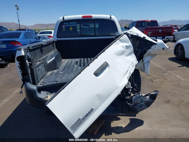 5TFTX4CN8FX052340 Toyota Tacoma