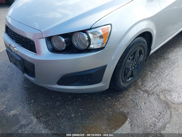 Chevrolet Sonic Ls Auto 2014 1G1JA5SH7E4145305 Image 6