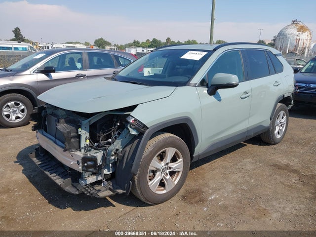 Toyota Rav4 Xle 2021 JTMW1RFV0MD069381 Image 2