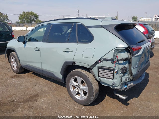 Toyota Rav4 Xle 2021 JTMW1RFV0MD069381 Image 3