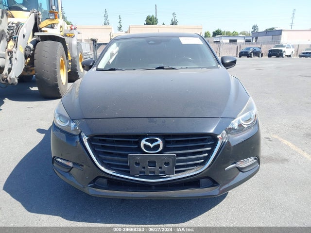 3MZBN1L32JM238238 Mazda Mazda3 Touring