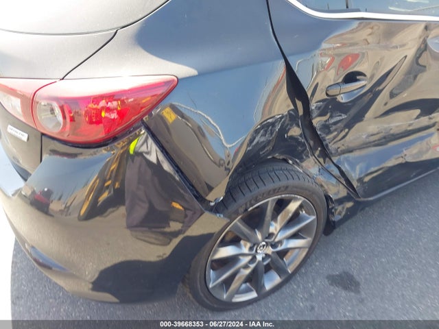 3MZBN1L32JM238238 Mazda Mazda3 Touring