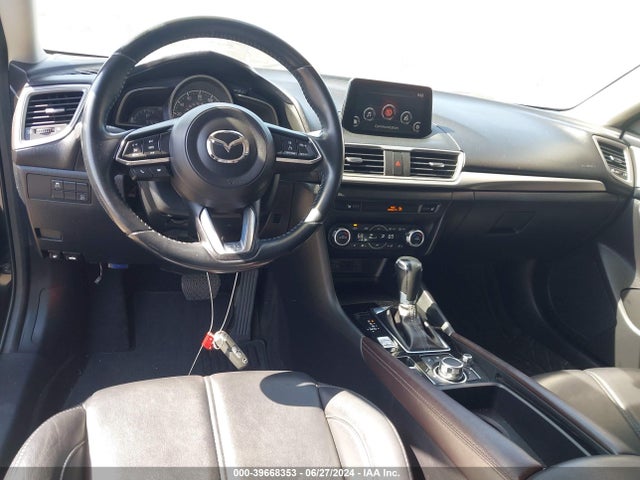 3MZBN1L32JM238238 Mazda Mazda3 Touring