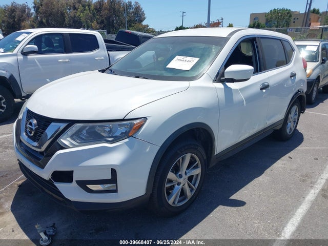 Nissan ROGUE S 2017 KNMAT2MV4HP510660 Image 2