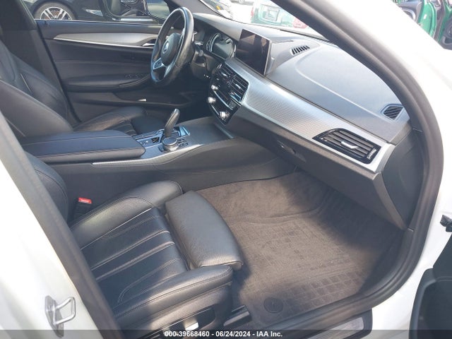 BMW 540I 2019 WBAJE5C54KWW20552 Image 5