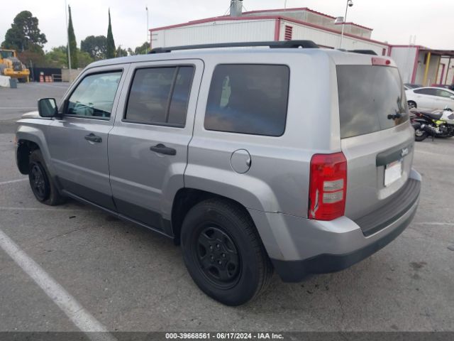 1C4NJPBA2GD711879 Jeep Patriot Sport