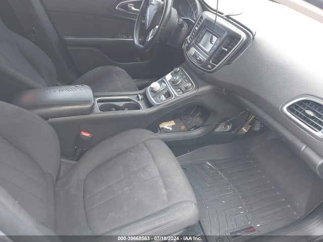 Продаж на аукціоні авто 2015 Chrysler 200 Limited, vin: 1C3CCCAB4FN739717, номер лоту: 39668563
