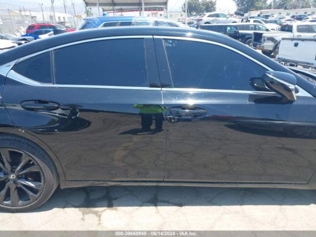 58AGA1C18NU020863 Lexus Es 300h F Sport