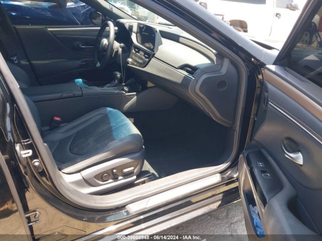 58AGA1C18NU020863 Lexus Es 300h F Sport