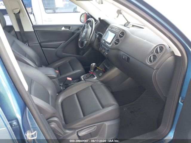 WVGAV7AX4HK009354 Volkswagen Tiguan 2.0t/2.0t S