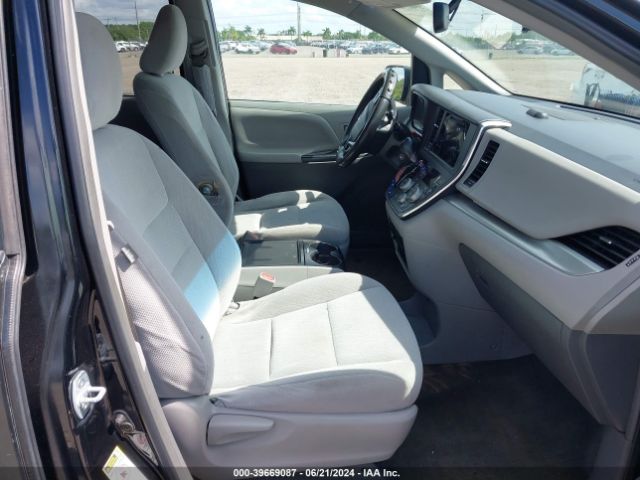 5TDKK3DC5GS719745 Toyota Sienna Le 8 Passenger