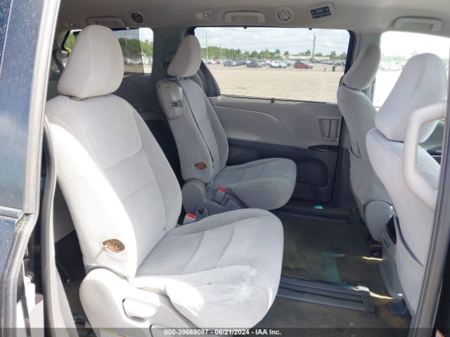 5TDKK3DC5GS719745 Toyota Sienna Le 8 Passenger