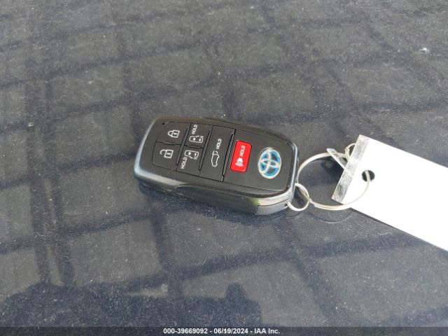 5TDERKEC3RS183317 Toyota Sienna Platinum