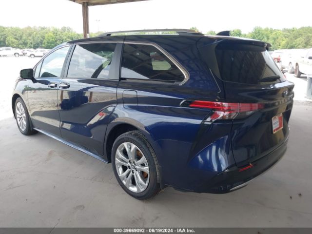 5TDERKEC3RS183317 Toyota Sienna Platinum