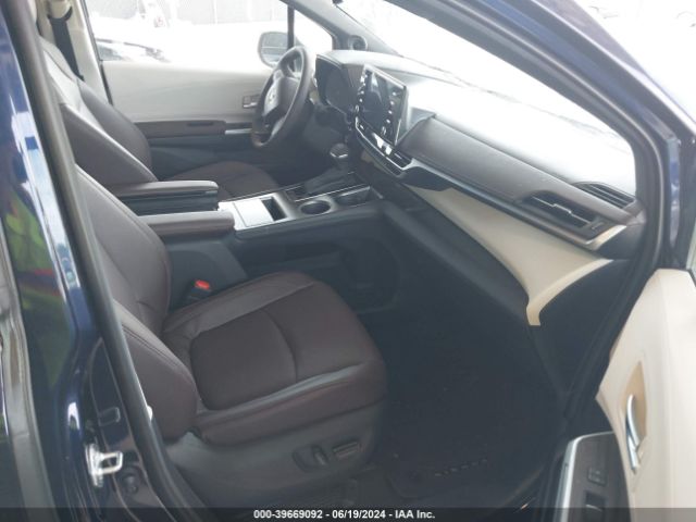 5TDERKEC3RS183317 Toyota Sienna Platinum