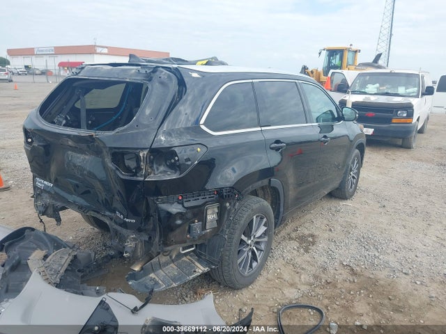 Toyota Highlander Xle 2018 5TDJZRFH1JS871905 Image 4