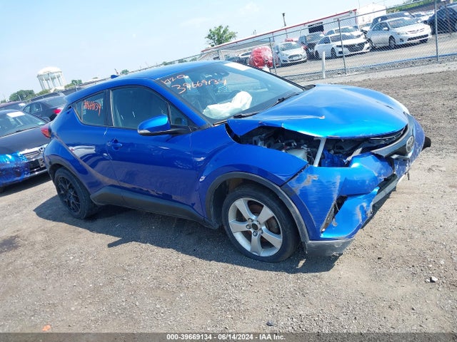 Toyota C-HR XLE 2018 NMTKHMBX2JR005295 Image 13