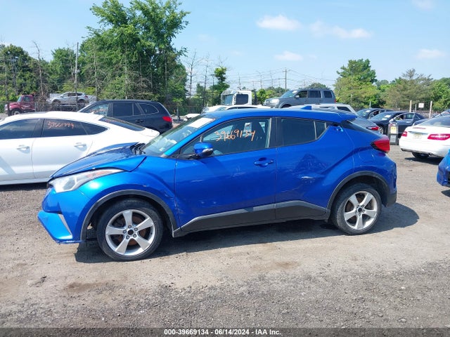 Toyota C-HR XLE 2018 NMTKHMBX2JR005295 Image 14