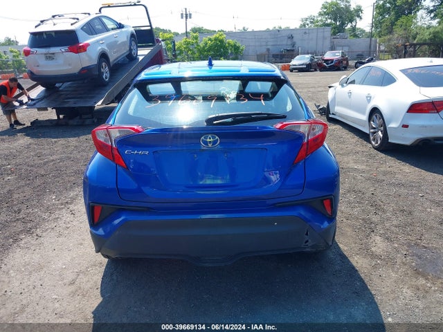 Toyota C-HR XLE 2018 NMTKHMBX2JR005295 Image 16
