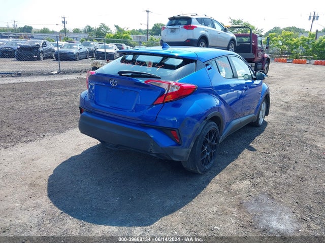 Toyota C-HR XLE 2018 NMTKHMBX2JR005295 Image 4