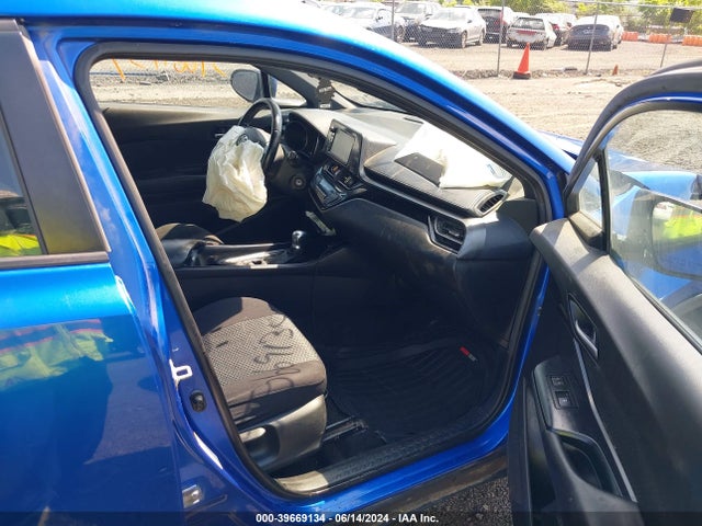 Toyota C-HR XLE 2018 NMTKHMBX2JR005295 Image 5