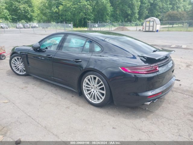 WP0AB2A79HL124218 Porsche Panamera 4s
