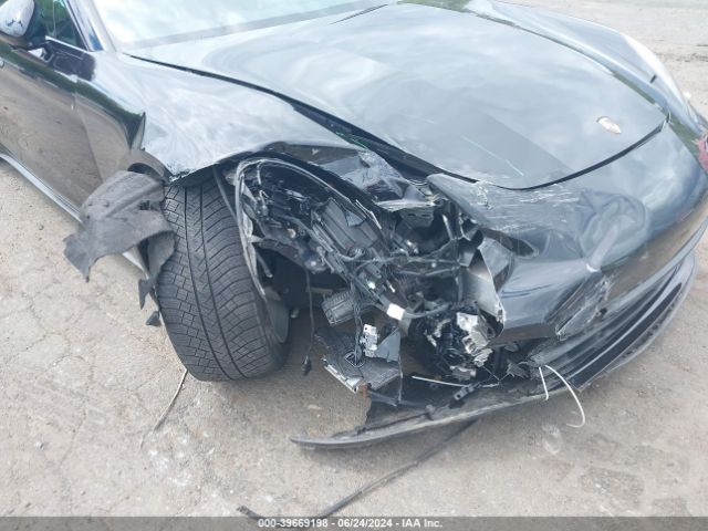 WP0AB2A79HL124218 Porsche Panamera 4s