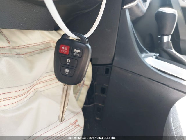 Toyota COROLLA LE 2018 2T1BURHE3JC022681 Image 11